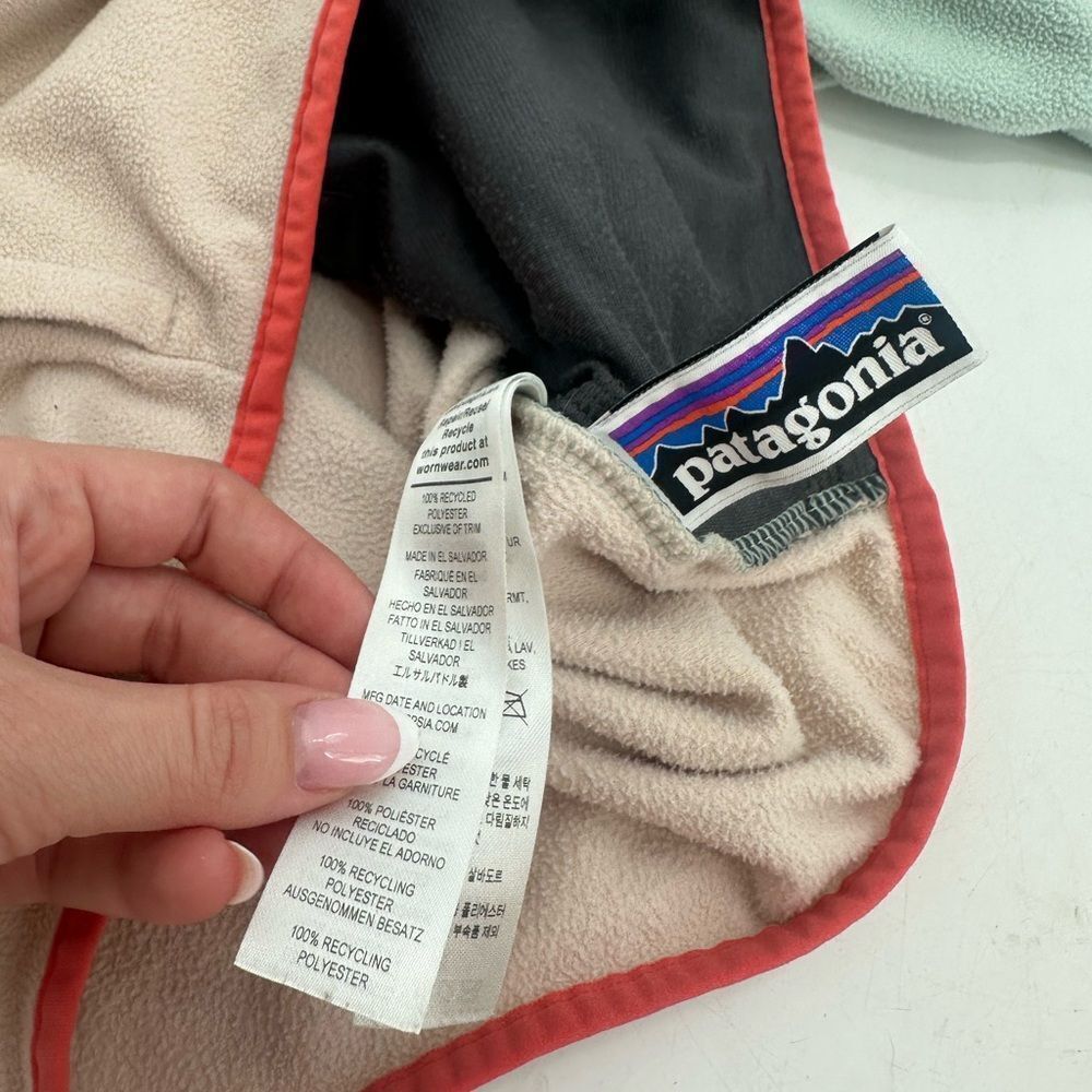 FLAWED Patagonia Kids' Two-Tone Fleece Hoodie Size Girls L 12 - Picture 9 of 11